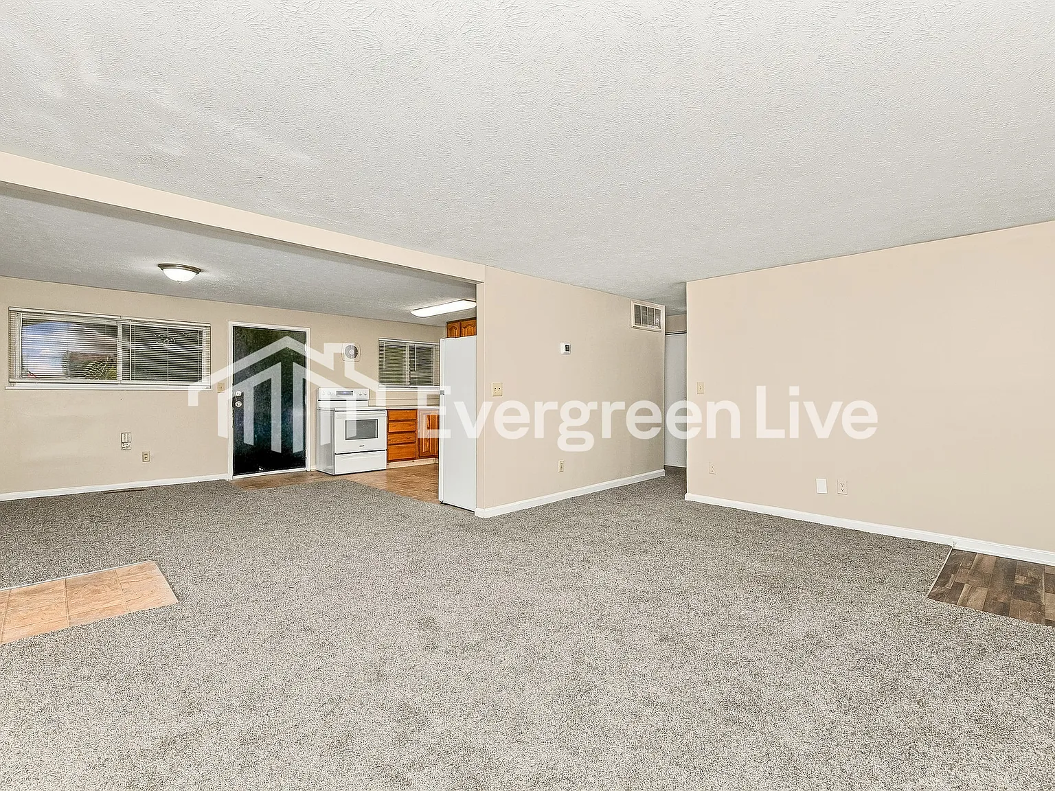 3 bed, 1.0 bath, 1080 sqft, $1,395 — Photo 3