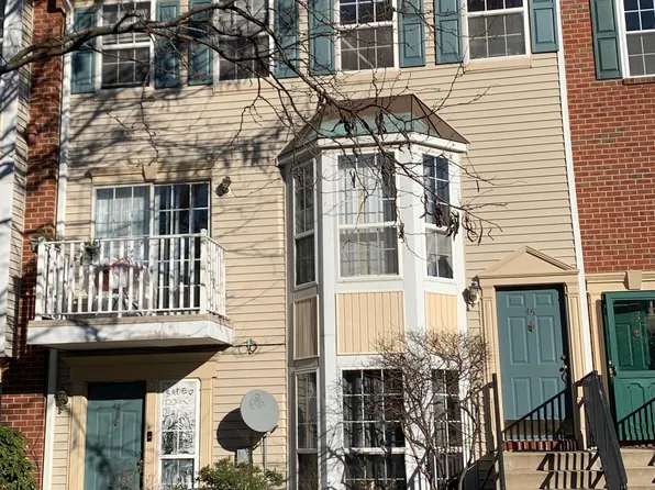 46 Dogwood St, Jersey City, NJ 07305