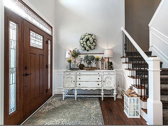 5th image of 580 Eagle Point Dr