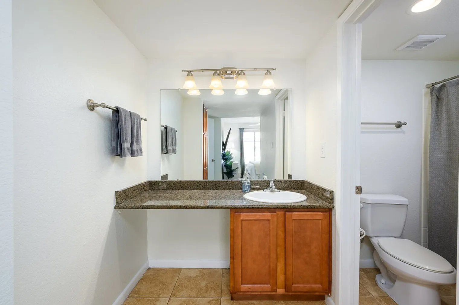 2 bed, 2.0 bath, $3,259 — Photo 4