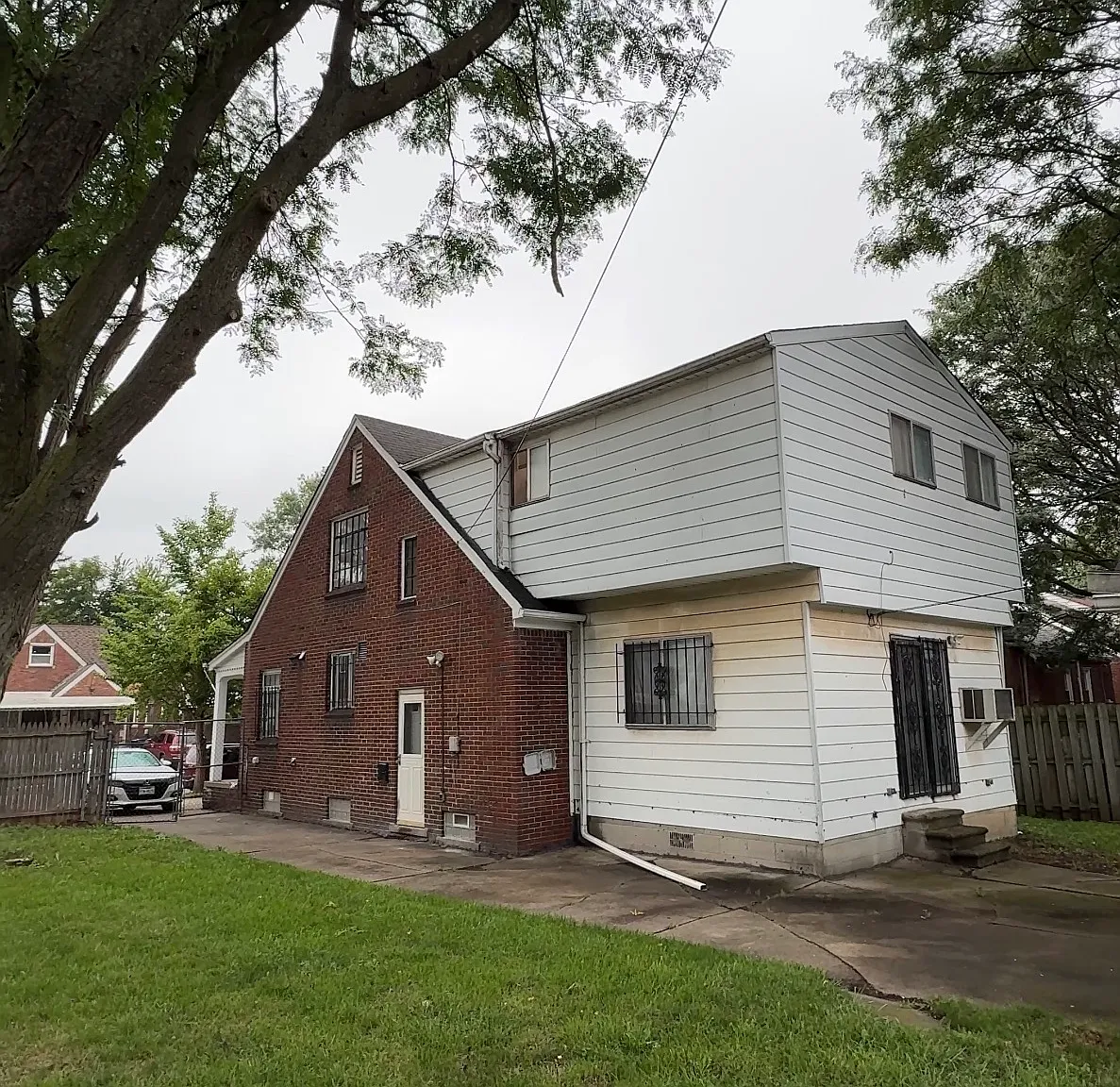 4 bed, 2.5 bath, 2100 sqft, $1,500 — Photo 3