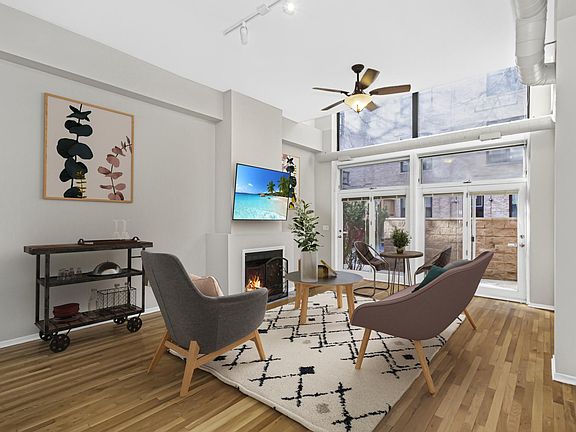 5th image of 1760 W Wrightwood Ave APT 113