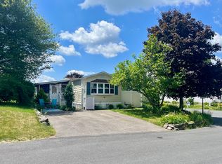 2 Independence Ln, West Brookfield, MA 01585