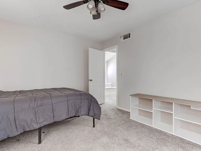 9325 W Desert Inn Rd #206 — Photo 22