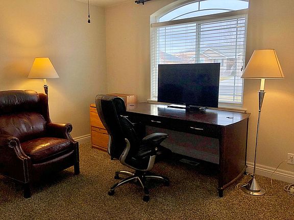 Office with a view to front 