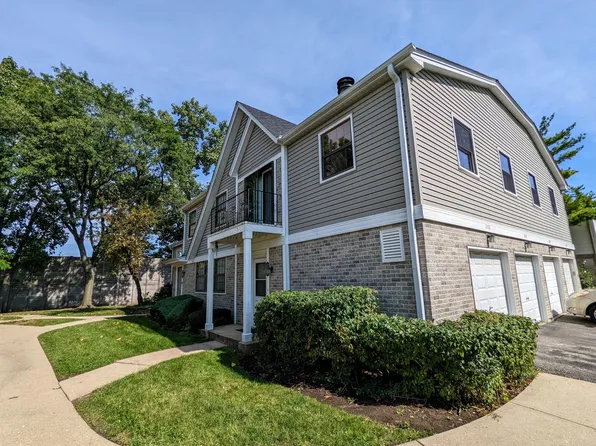 2133 N Ginger Creek Dr, Palatine, IL 60074