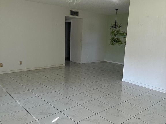 3rd image of 211 Country Lane #A
