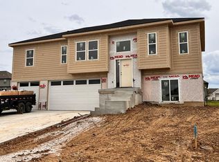 806 W Shawhan Pkwy, Lone Jack, MO 64086