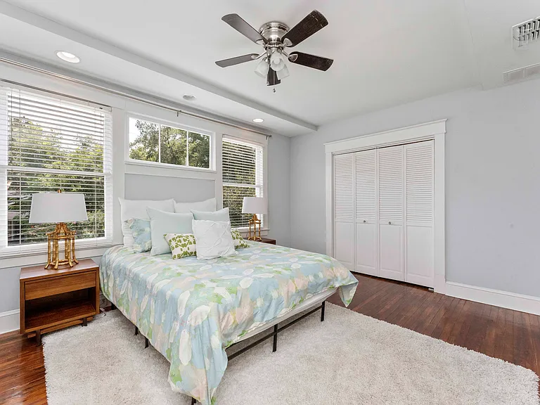 2647 Forbes St — Photo 23