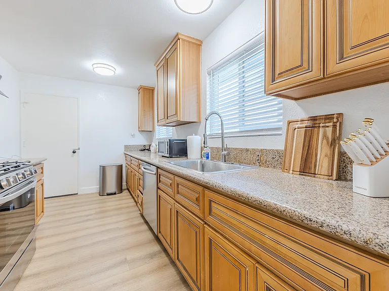 2503 Sierra Leone Ave — Photo 15