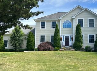 11 Belleview Ave, Tiverton, RI 02878