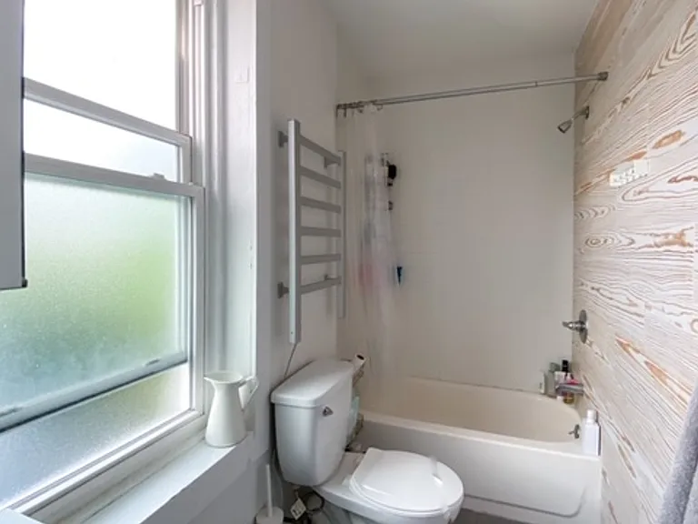 1129 Rogers Ave #9 — Photo 13