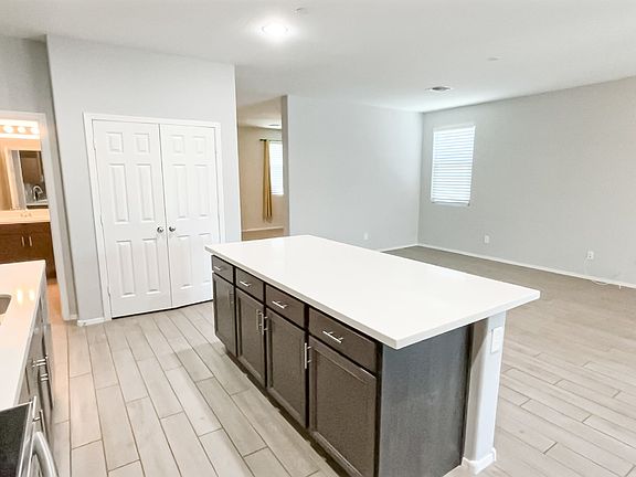 4th image of 6141 W Laurie Ln