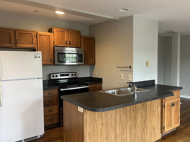 Welcome to Rosenwald Apartments - From Studios to 2 bedrooms Located in Downtown Lancaster! — Photo 13