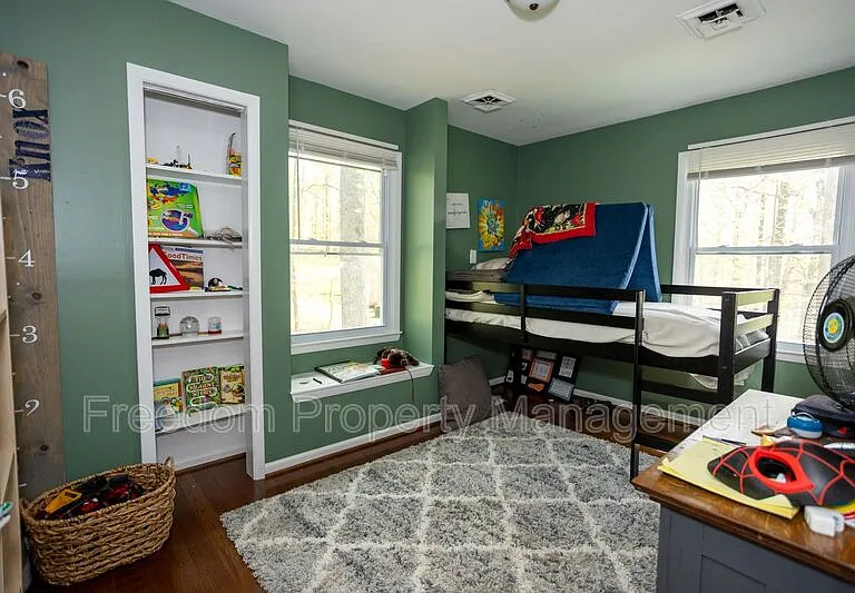 6197 Edwards Dr — Photo 31