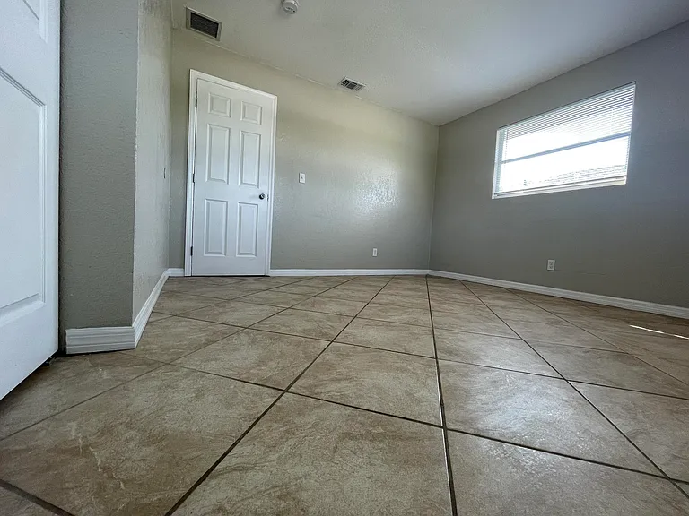 2880 Harson Way — Photo 32