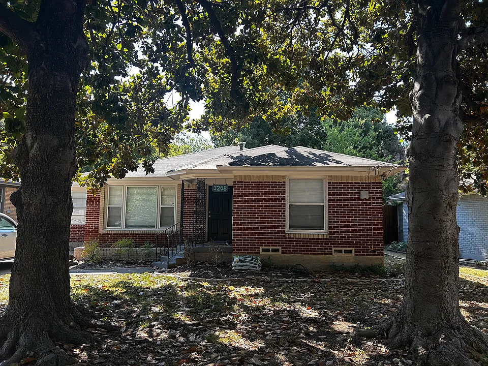 3208 James Dr