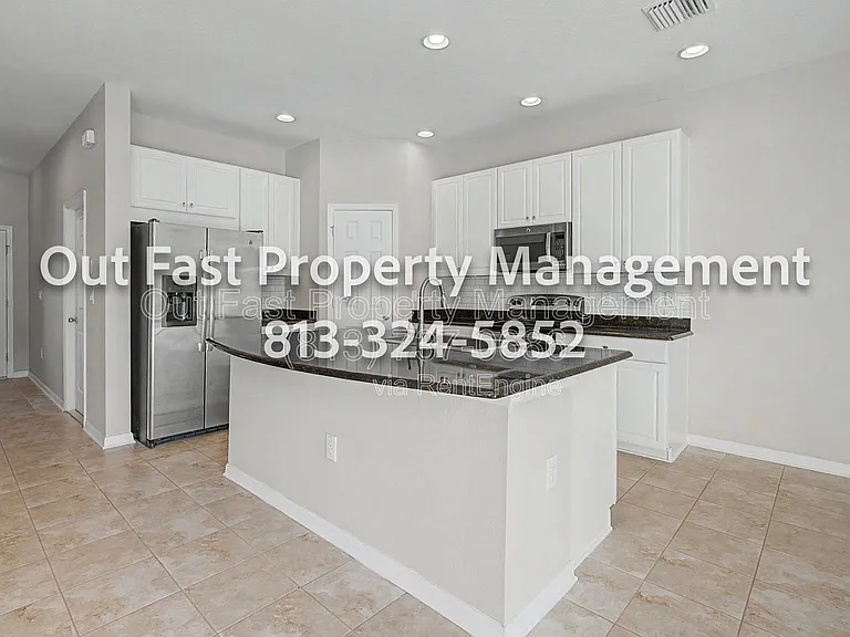 6919 Holly Heath Dr — Photo 21