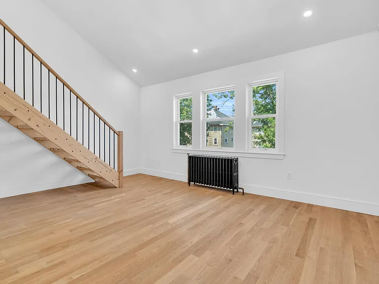 949 Hancock St #4 — Photo 17