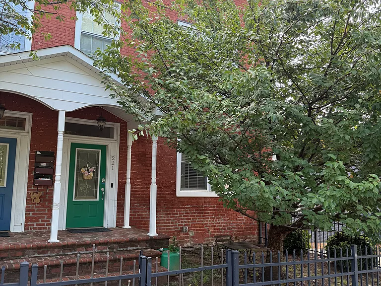 221 N Spring St — Photo 15