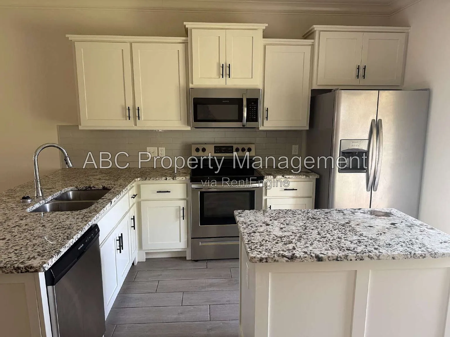 3 bed, 2.0 bath, 1767 sqft, $2,100 — Photo 2