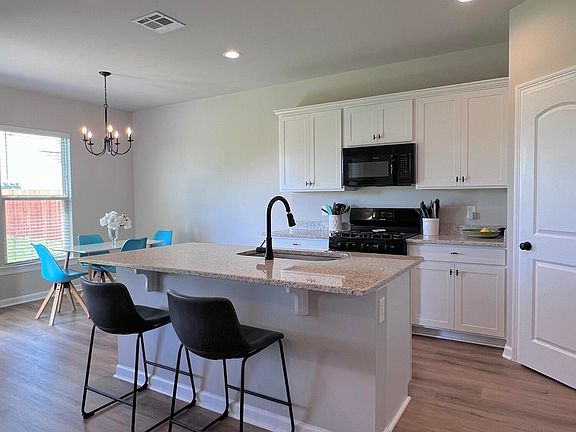 5th image of 222 Weaver Way
