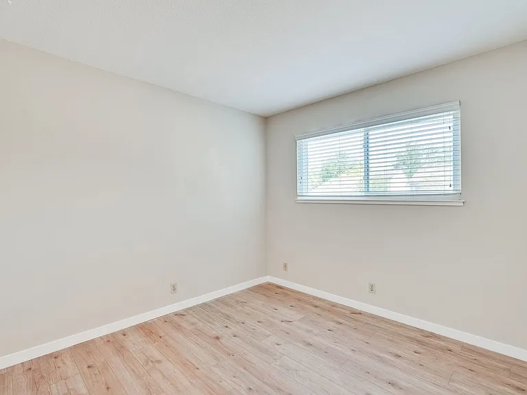 6651 Bunker Hill Ct — Photo 24