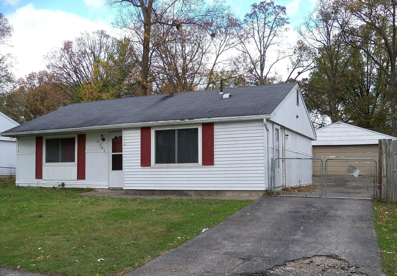 2580 Milverton Way photo 1
