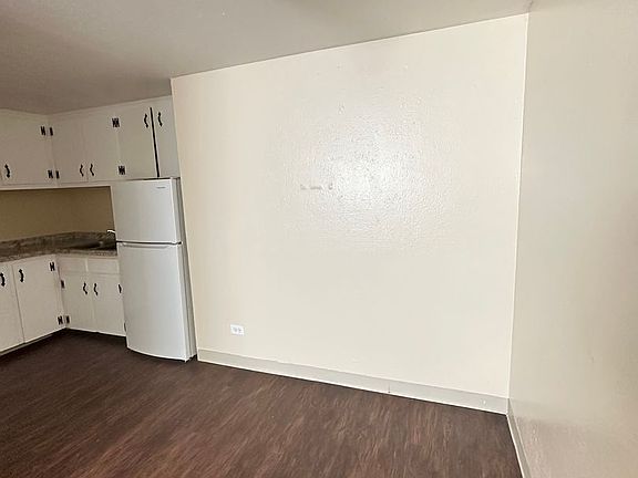 5th image of 1400 W Mississippi Ave #108