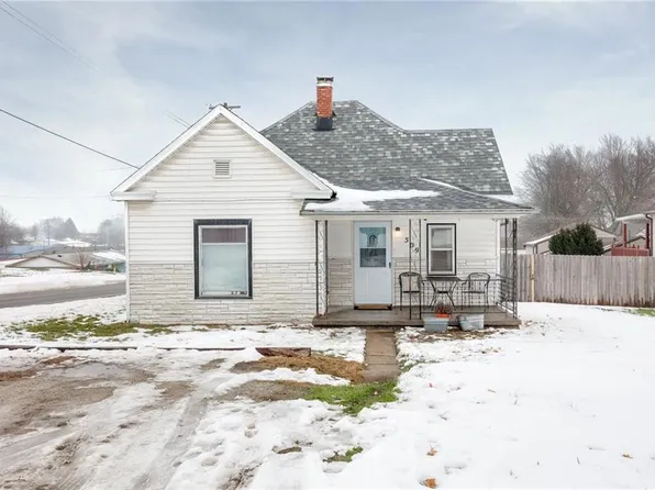 509 N 3rd St, Savannah, MO 64485