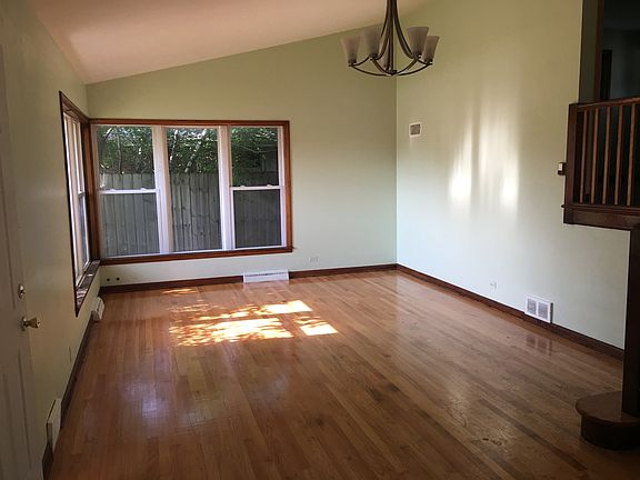 3rd image of 9805 S Kostner Ave