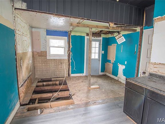 2nd image of 407 N 8th St
