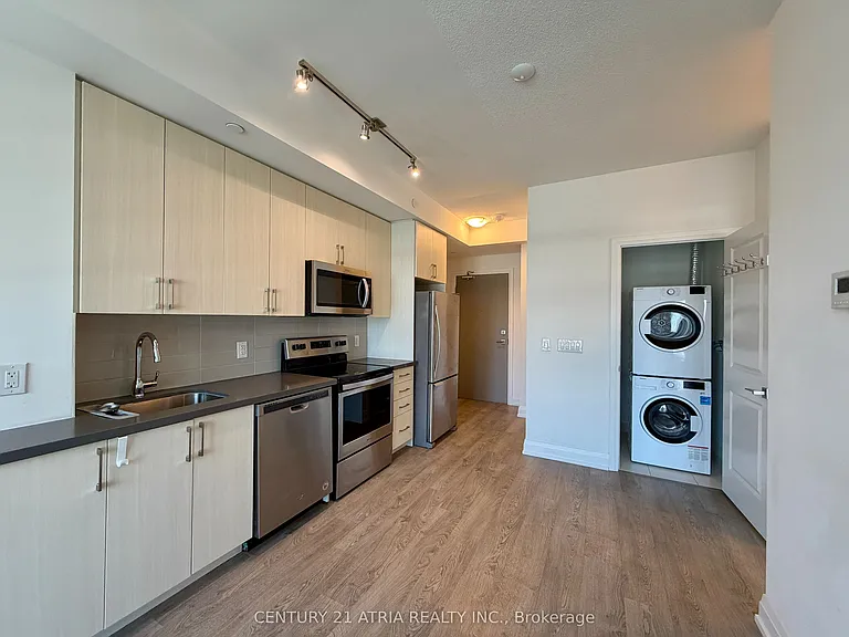591 Sheppard Ave E #1001 — Photo 3