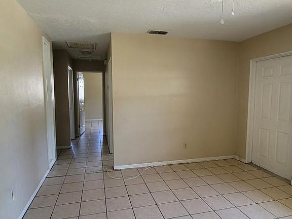 4th image of 1903 E Linda St
