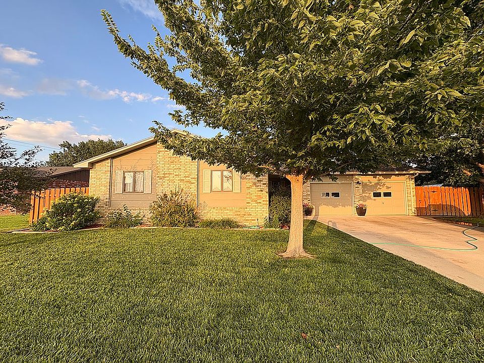 1st image of 2714 Henderson Dr