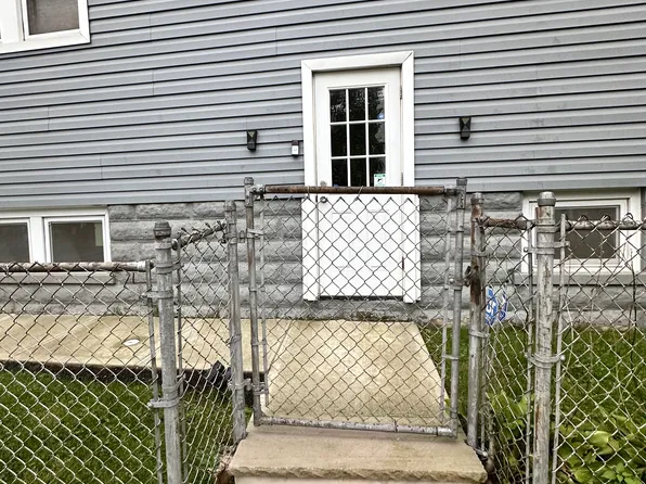 2 Whittier St #1, East Orange, NJ 07018