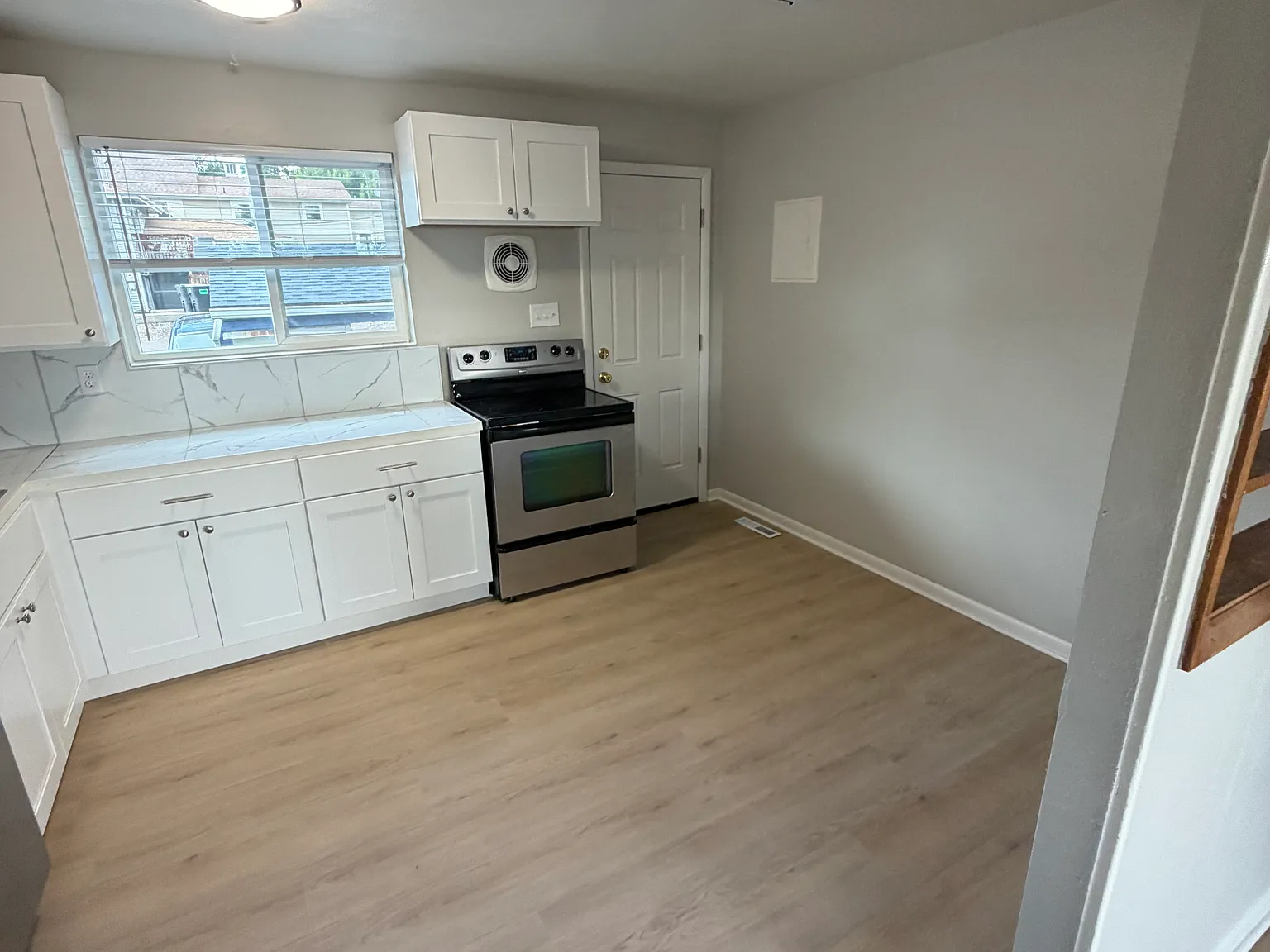 2 bed, 800 sqft, $1,500 — Photo 3