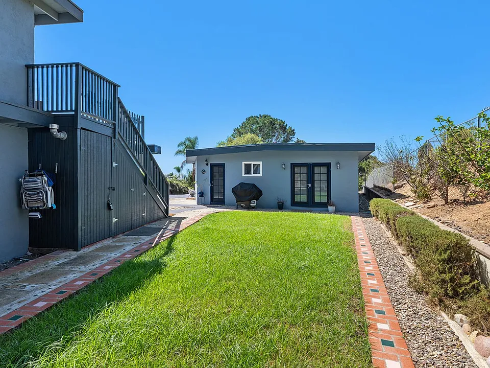 5091 Foothill Blvd