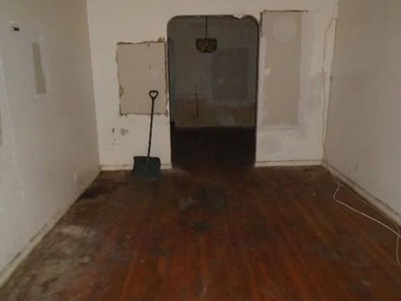 4th image of 1311 E 51st St