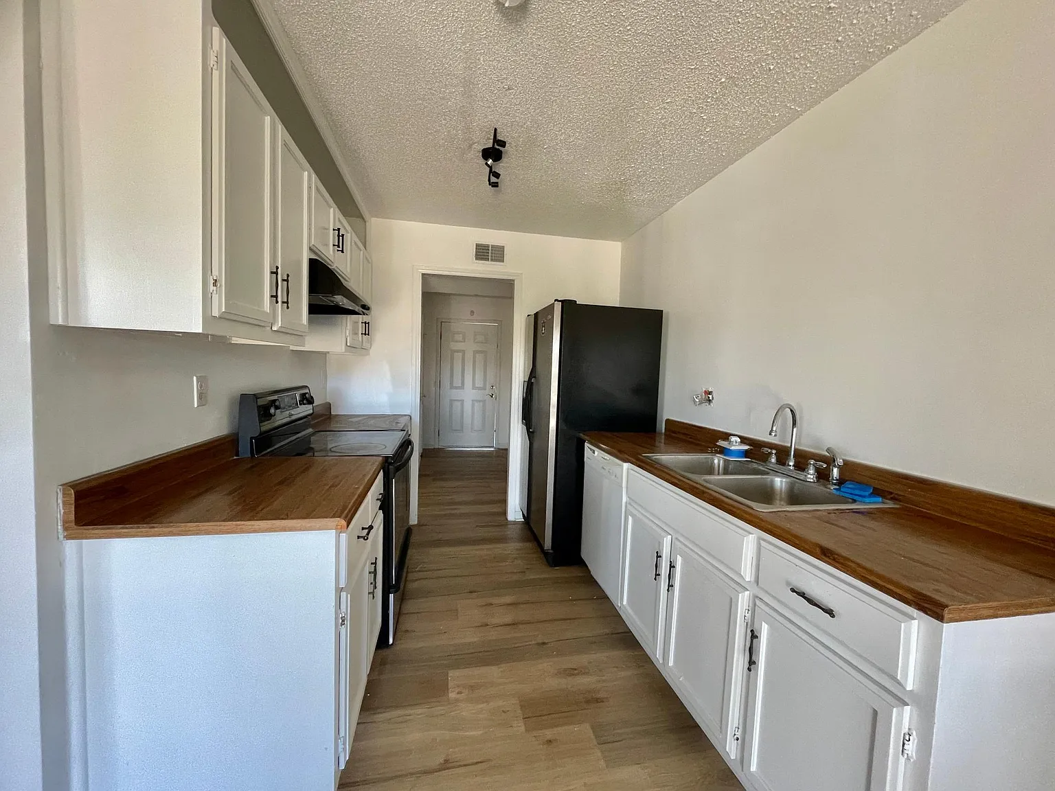 4 bed, 1549 sqft, $1,650 — Photo 3