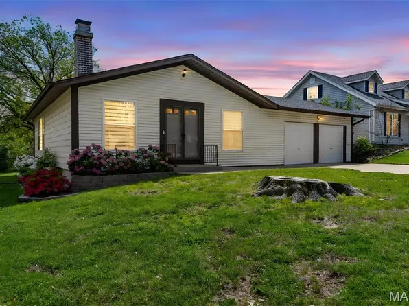 111 Julie Ln, Saint Peters, MO 63376