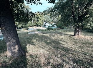 1288 Lakeshore Dr, Brooklyn, IA 52211