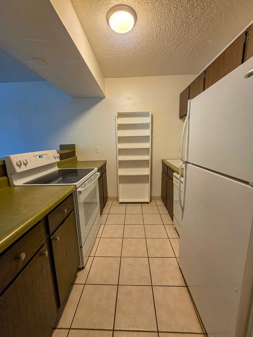 Awesome 2nd level Condo in Two Mile Creek — Photo 3