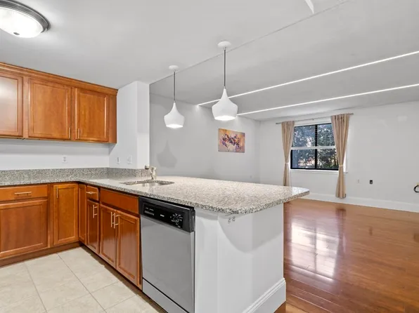 20-30 Daniels St #205, Malden, MA 02148