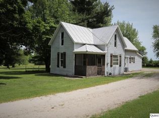 210 E Perkins St, Payson, IL 62360