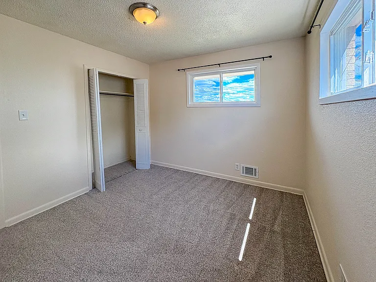 7086 Jennie Dr — Photo 9