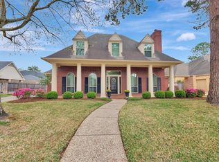 1906 Walnut Green Dr, Houston, TX 77062