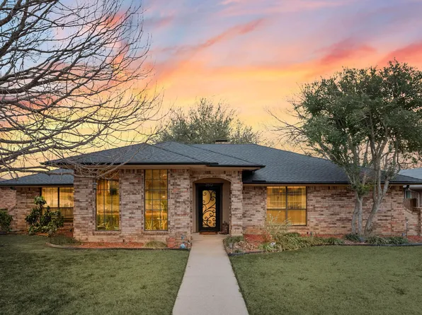 2612 Glenoaks St, Bedford, TX 76021