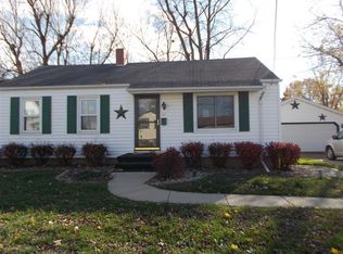 42 W 5th St, El Paso, IL 61738