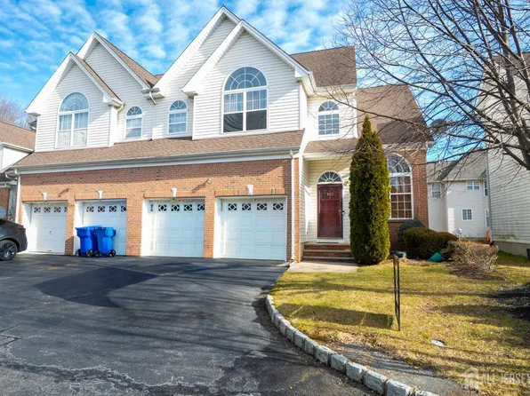 903 Swallow Ct, North Brunswick, NJ 08902